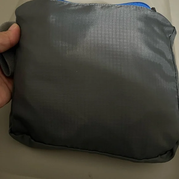 Costco Collapsible Backpack in Grey - Picture 4 of 4